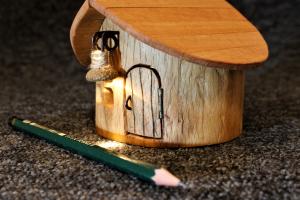 THE LITTLE GIRL’S HOUSE